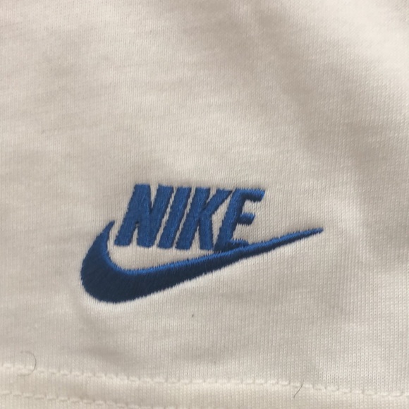 Nike Basketball Oversized Tee - Picture 3 of 5